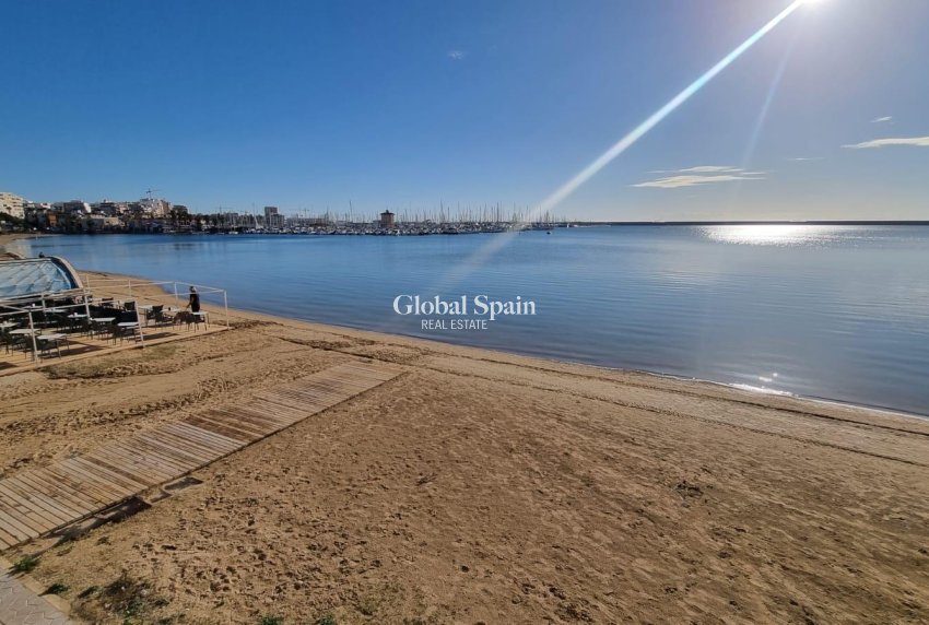 Venta - ÁTICO -
TORREVIEJA - El Acequión - Los Náufragos