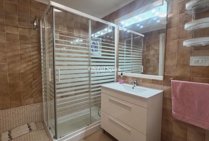 Venta - ÁTICO -
TORREVIEJA - Habaneras