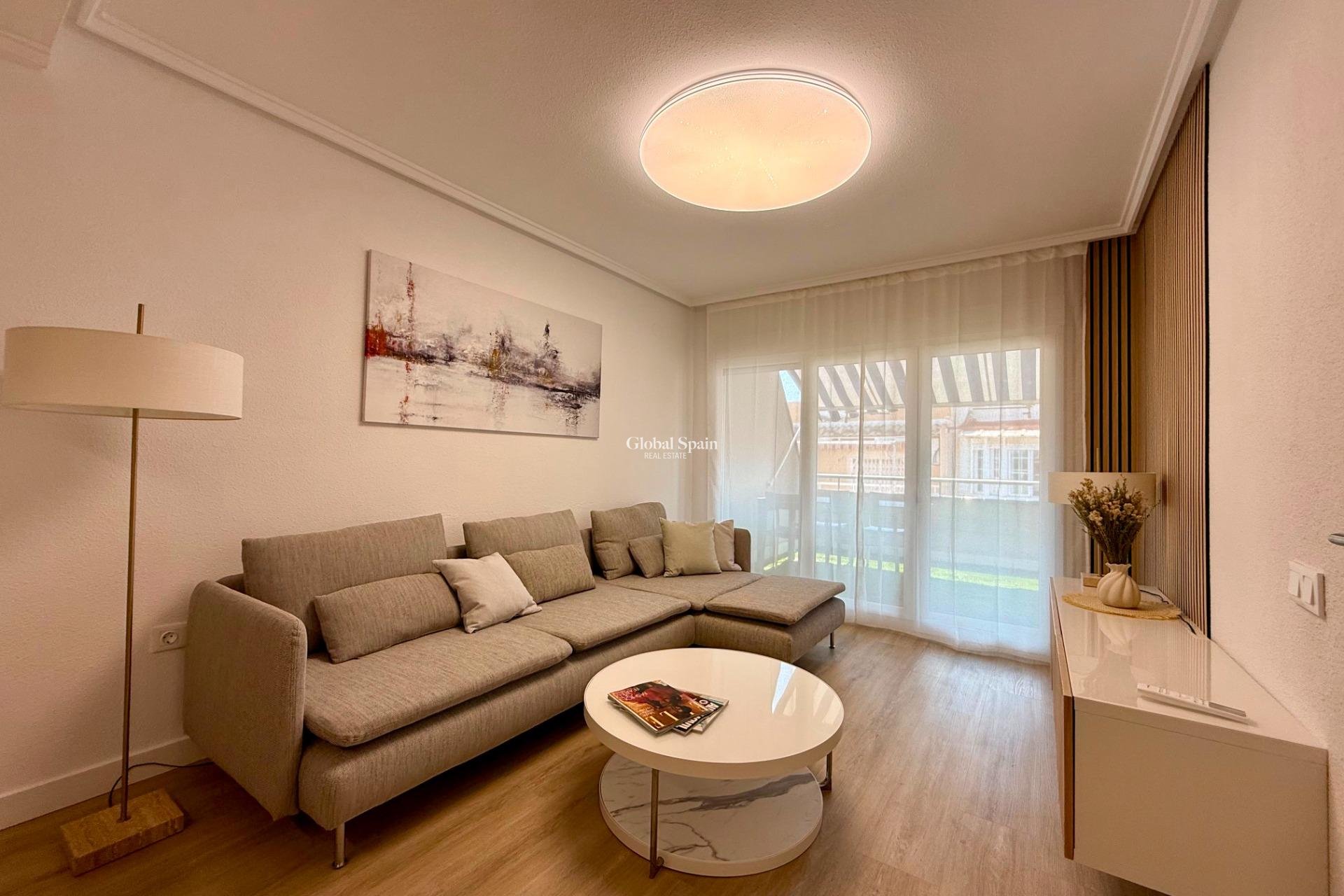 Venta - ÁTICO -
TORREVIEJA - Habaneras