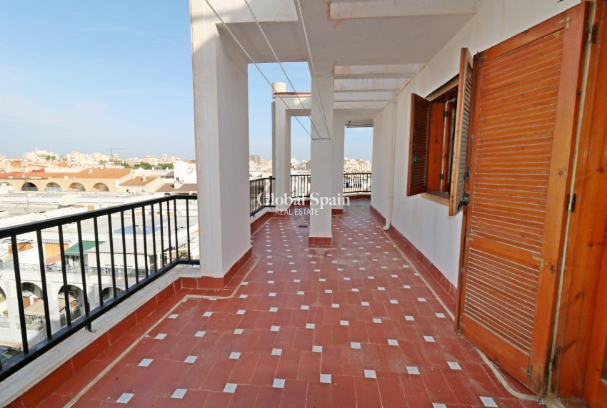 Venta - ÁTICO -
TORREVIEJA - Habaneras