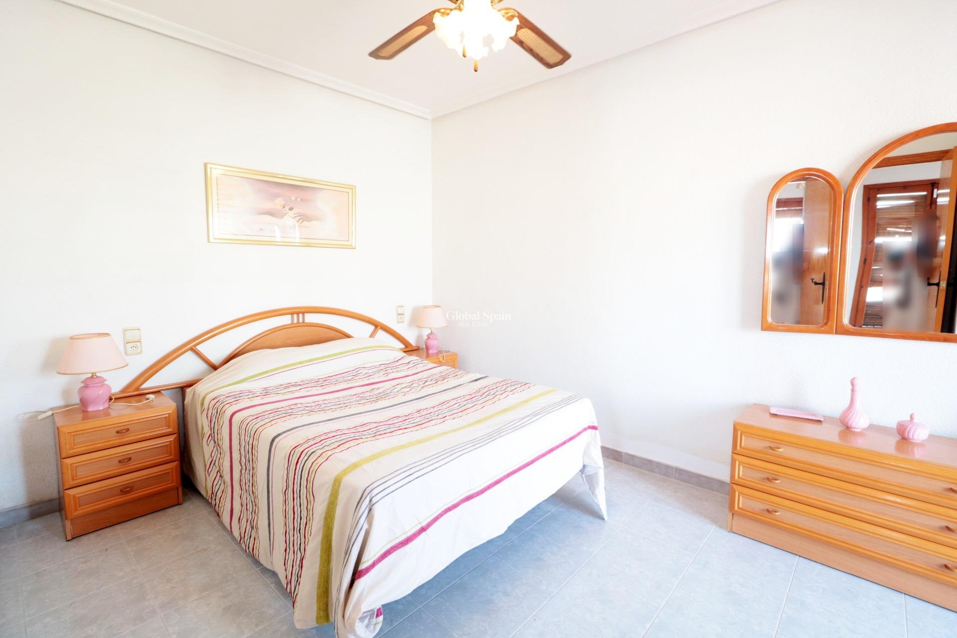 Venta - ÁTICO -
TORREVIEJA - Habaneras
