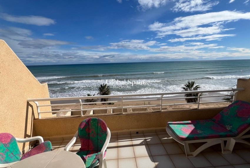 Venta - ÁTICO -
TORREVIEJA - La Mata pueblo