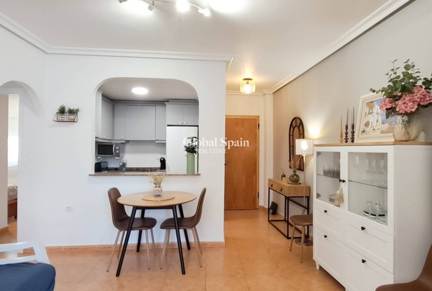 Venta - ÁTICO -
TORREVIEJA - La Mata