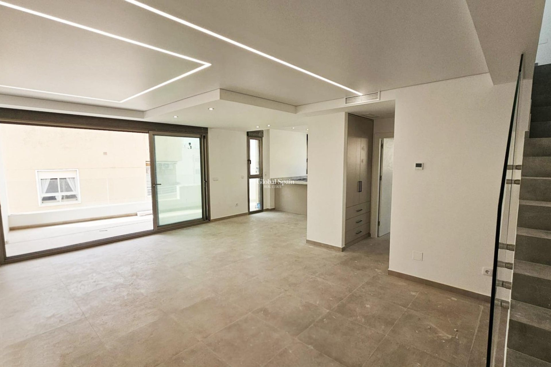 Venta - ÁTICO -
TORREVIEJA - Paseo maritimo