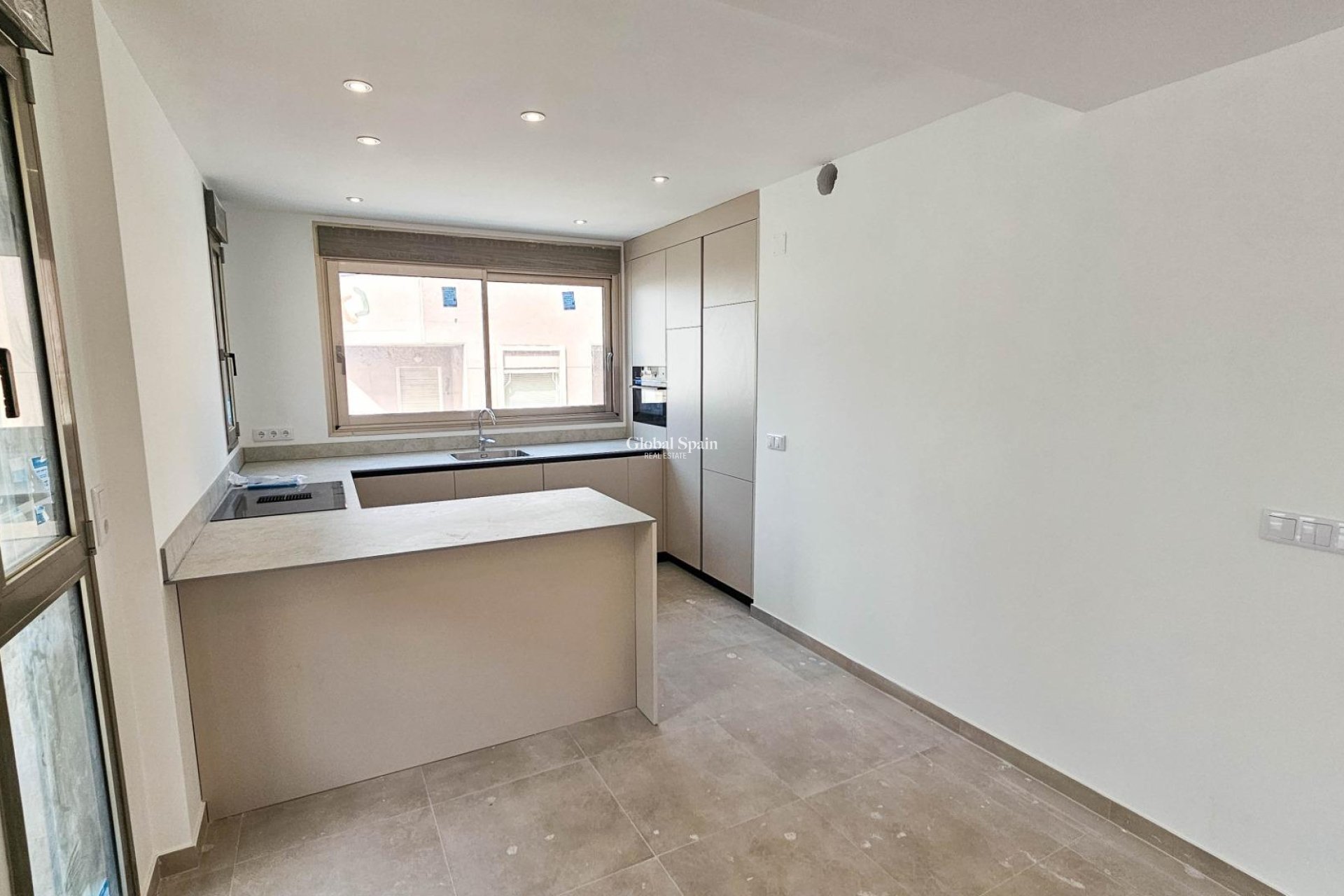 Venta - ÁTICO -
TORREVIEJA - Paseo maritimo