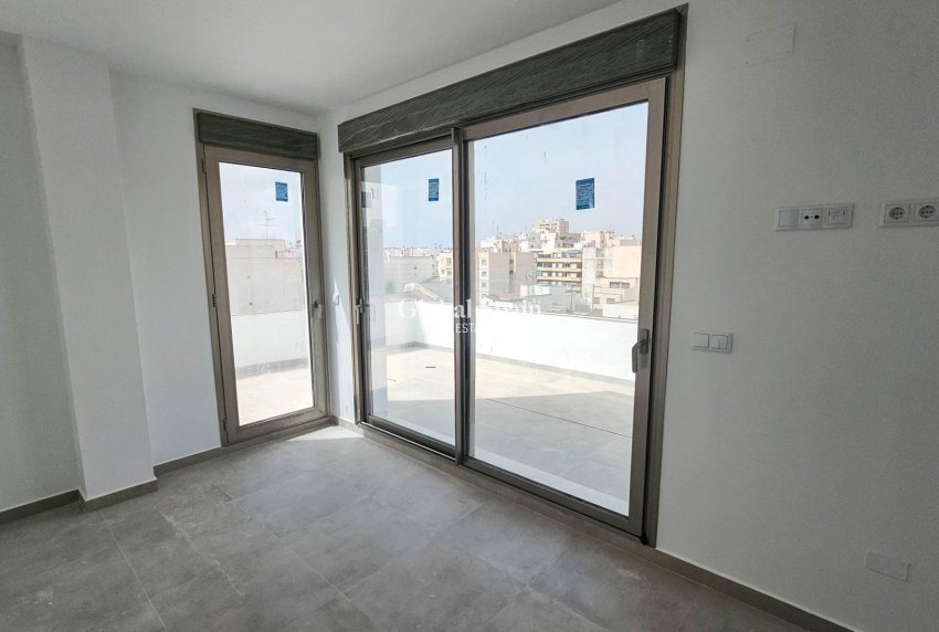 Venta - ÁTICO -
TORREVIEJA - Paseo maritimo