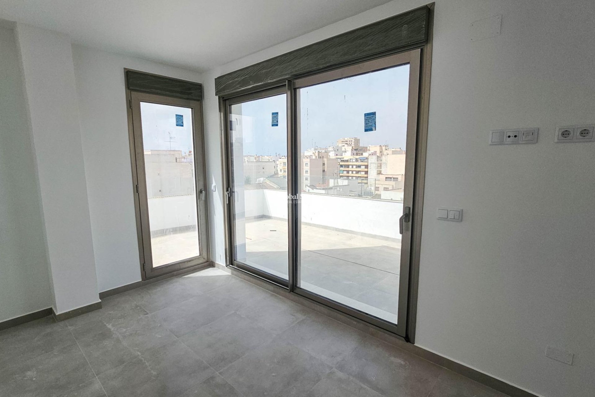 Venta - ÁTICO -
TORREVIEJA - Paseo maritimo