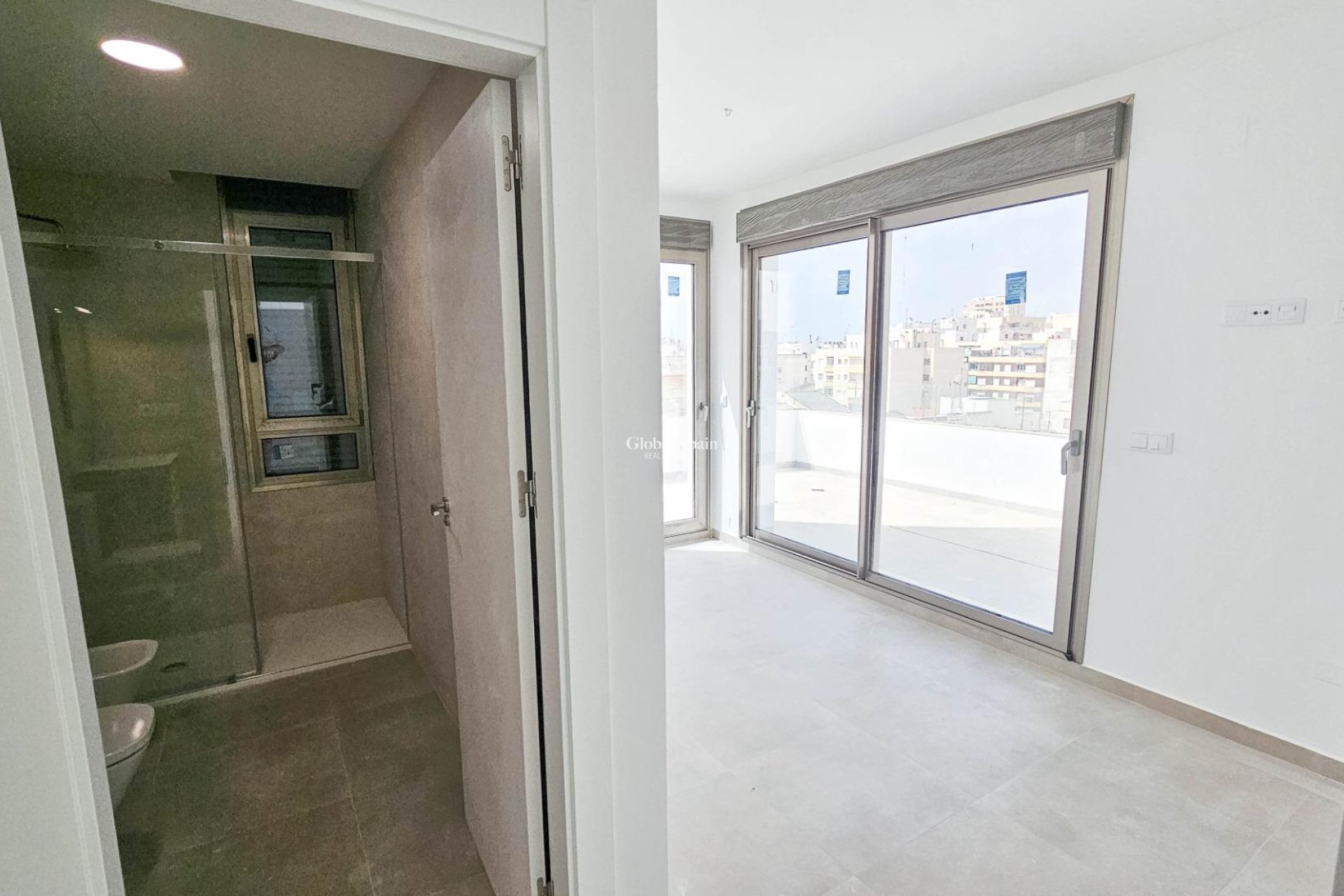 Venta - ÁTICO -
TORREVIEJA - Paseo maritimo