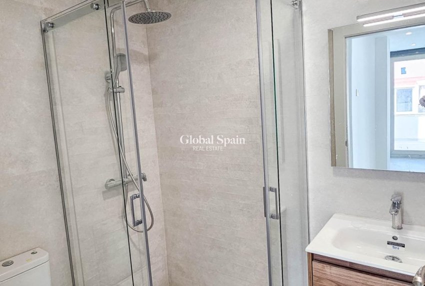 Venta - ÁTICO -
TORREVIEJA - Paseo maritimo