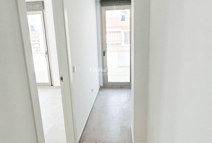 Venta - ÁTICO -
TORREVIEJA - Paseo maritimo