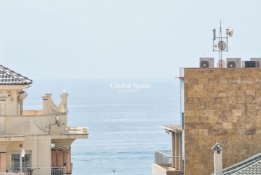 Venta - ÁTICO -
TORREVIEJA - Paseo maritimo