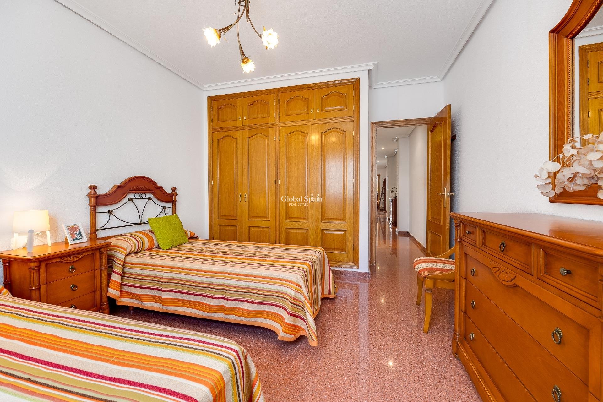 Venta - ÁTICO -
TORREVIEJA - Paseo maritimo
