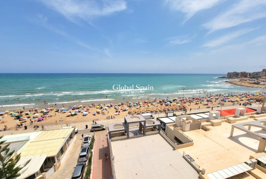 Venta - ÁTICO -
TORREVIEJA - Playa De La Mata
