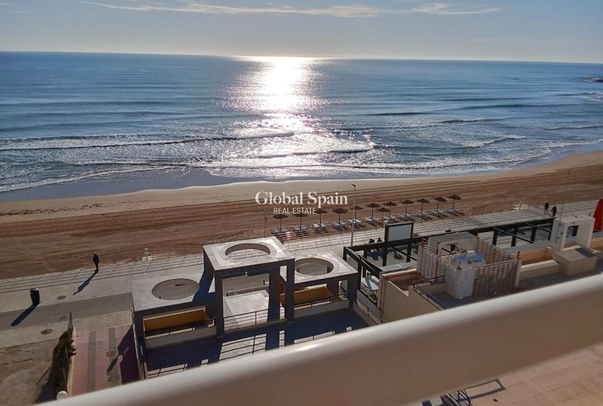 Venta - ÁTICO -
TORREVIEJA - Playa De La Mata