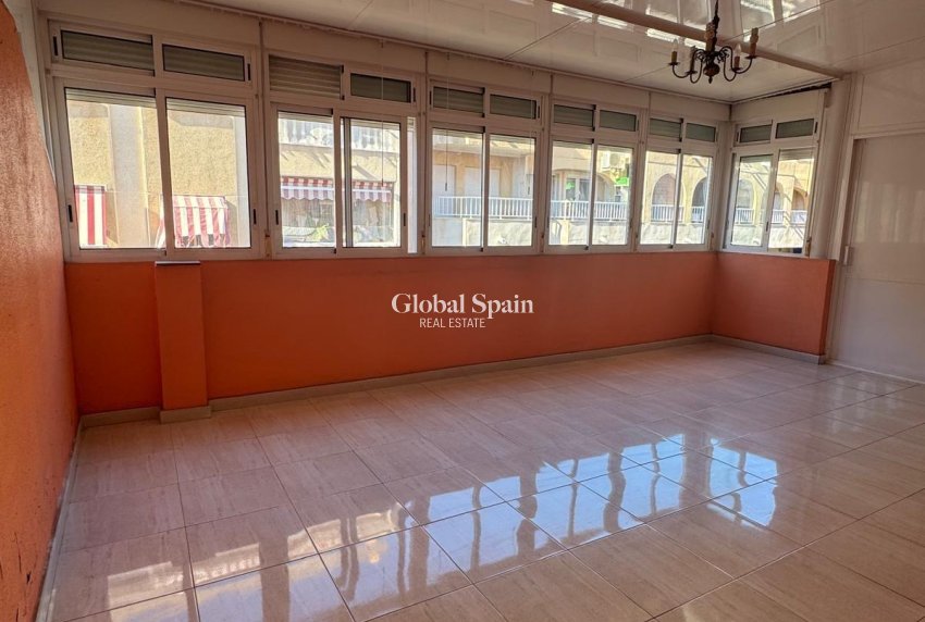 Venta - ÁTICO -
TORREVIEJA - Playa de los Locos