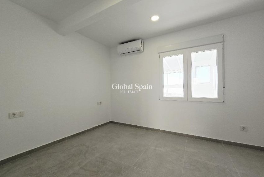 Venta - ÁTICO -
TORREVIEJA - Playa del Cura