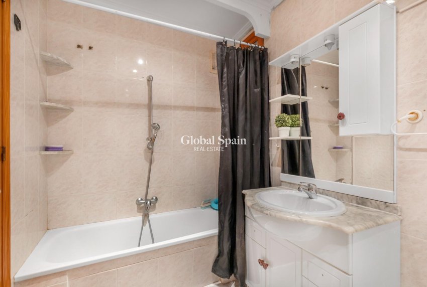Venta - ÁTICO -
TORREVIEJA - Playa del cura