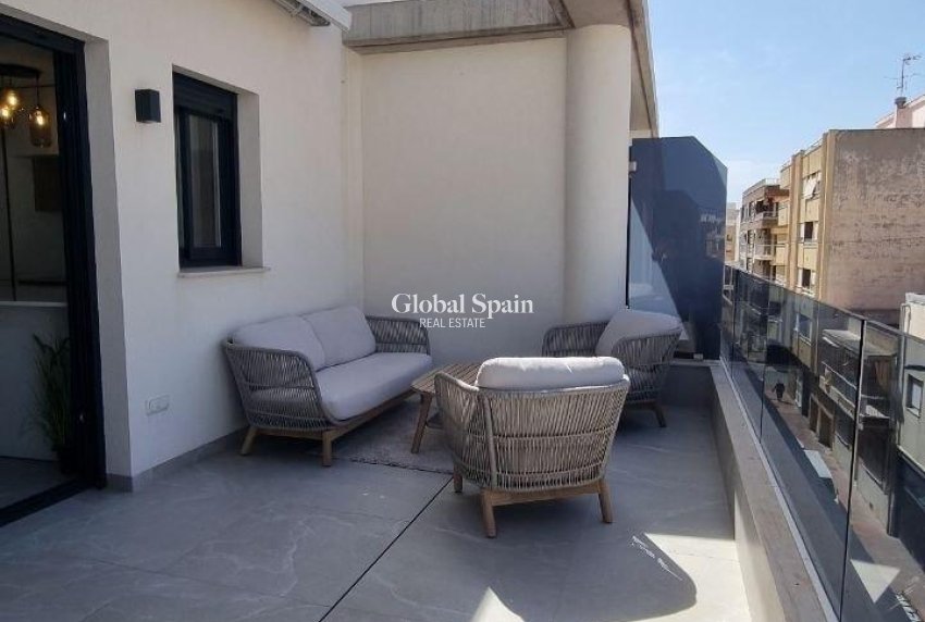 Venta - ÁTICO -
TORREVIEJA - Playa del Cura