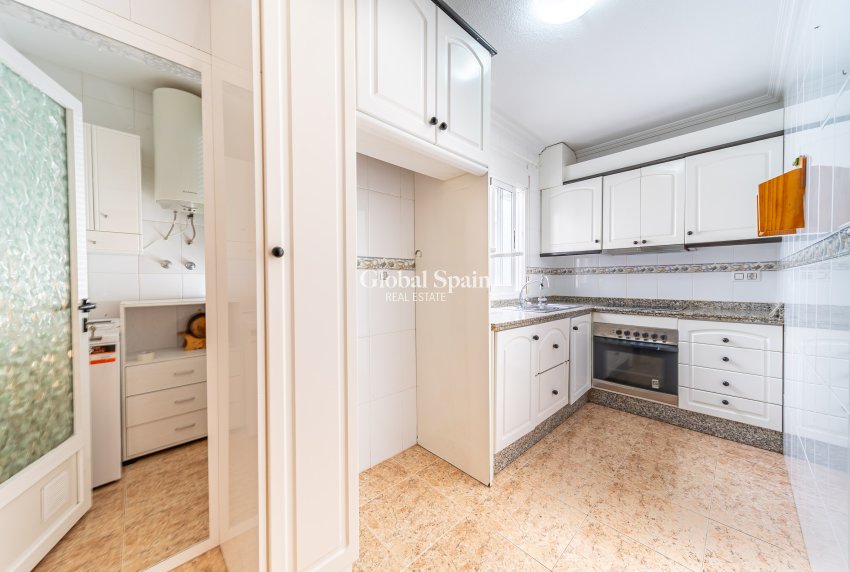 Venta - Ático -
TORREVIEJA - Puerto