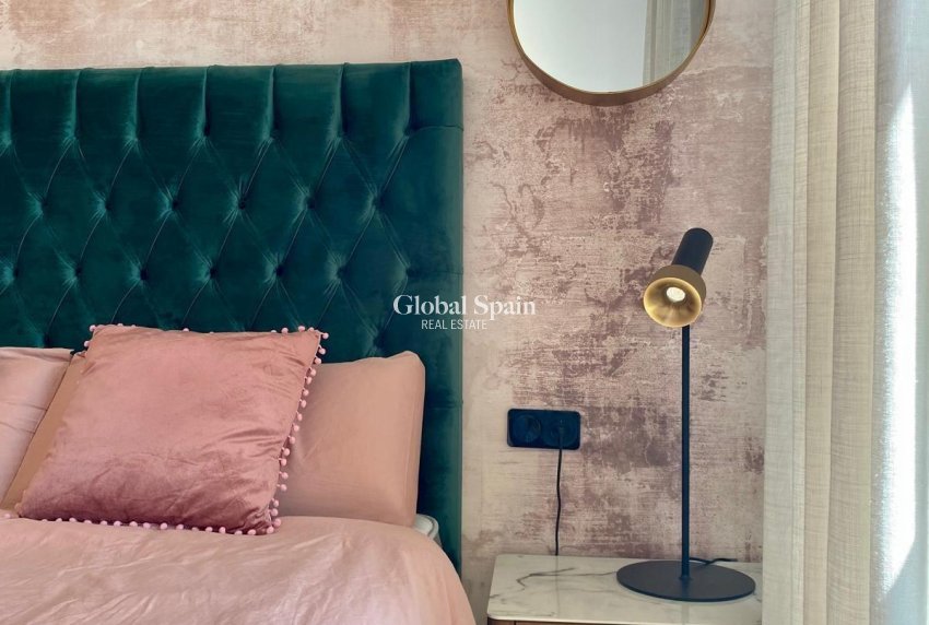 Venta - ÁTICO -
TORREVIEJA - Punta Prima