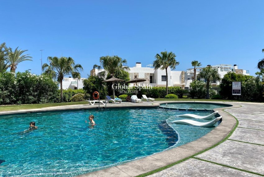 Venta - ÁTICO -
TORREVIEJA - Punta Prima