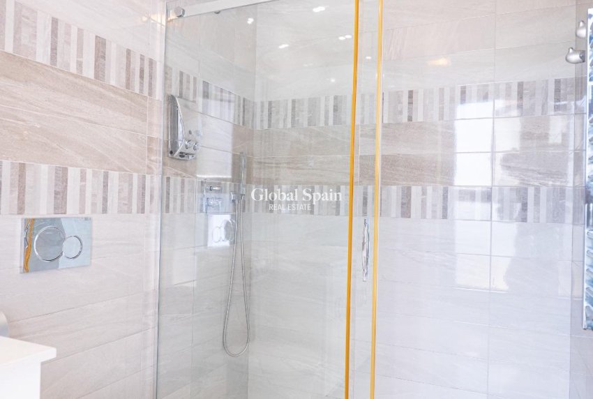 Venta - ÁTICO -
TORREVIEJA - Punta Prima