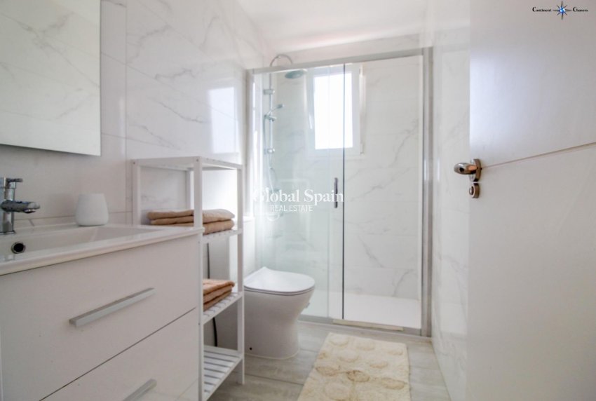 Venta - ÁTICO -
TORREVIEJA - Punta Prima