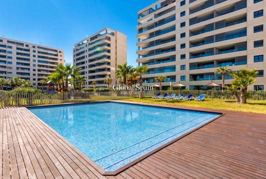 Venta - ÁTICO -
TORREVIEJA - Punta Prima