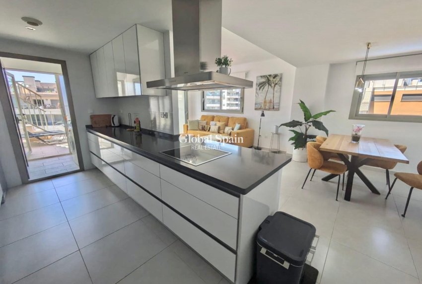 Venta - ÁTICO -
VILLAMARTÍN - Costa Blanca