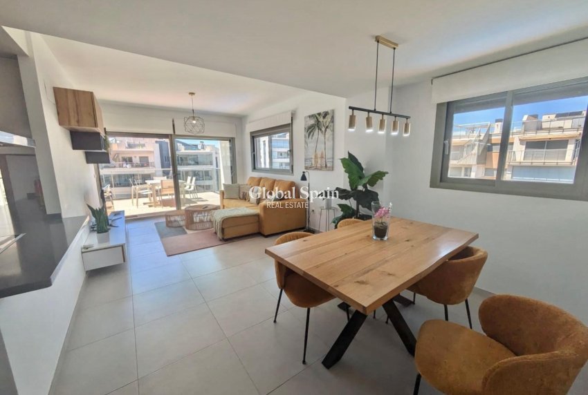 Venta - ÁTICO -
VILLAMARTÍN - Costa Blanca