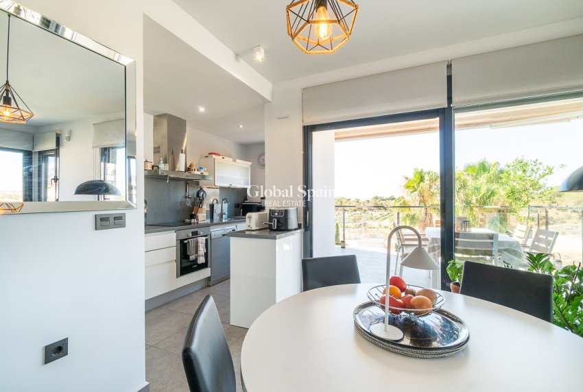 Venta - ÁTICO -
VILLAMARTÍN - Costa Blanca