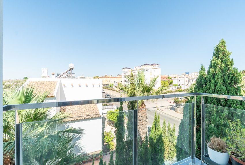 Venta - ÁTICO -
VILLAMARTÍN - Costa Blanca