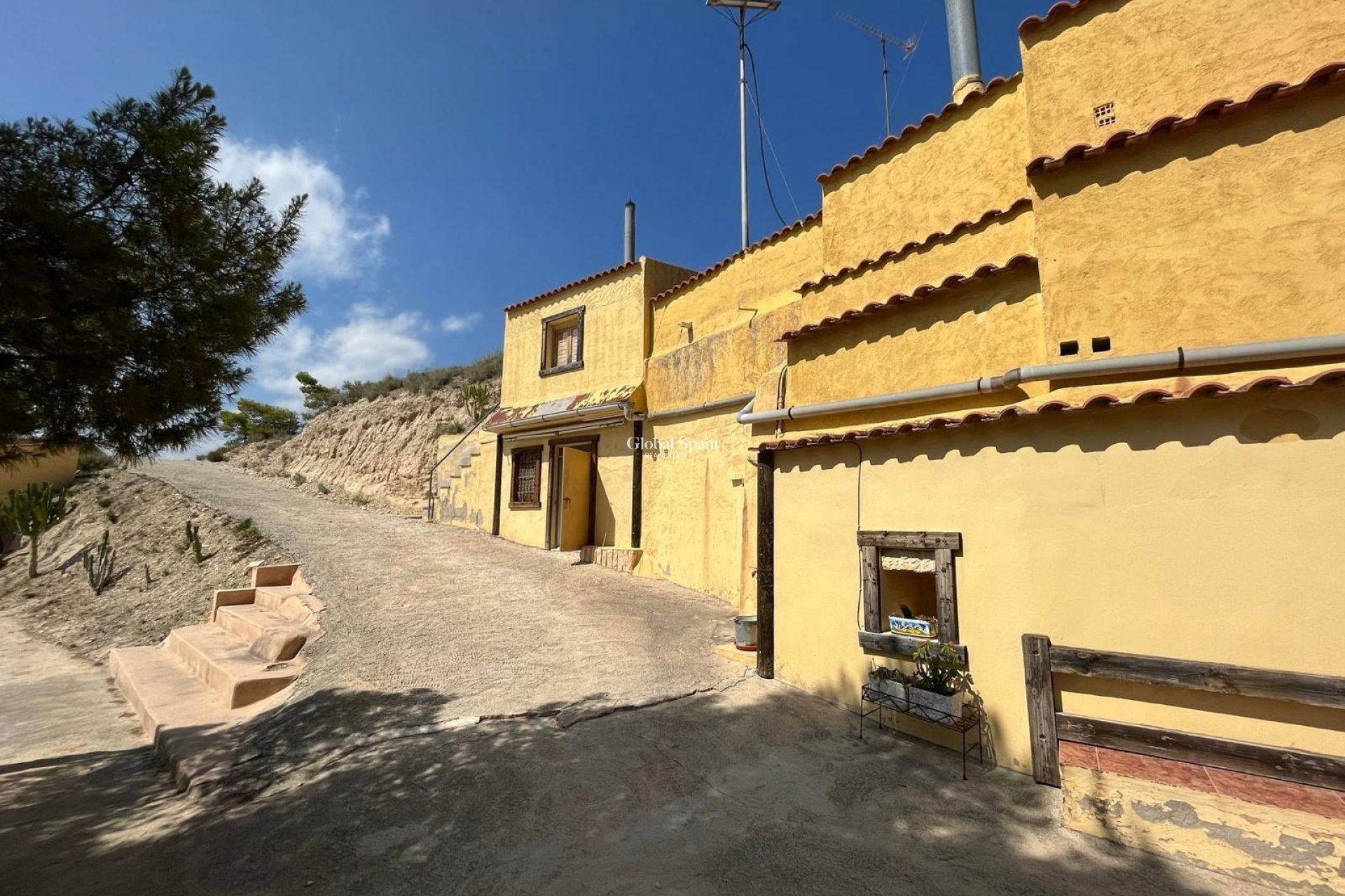 Venta - CASA -
ABANILLA - El Partidor