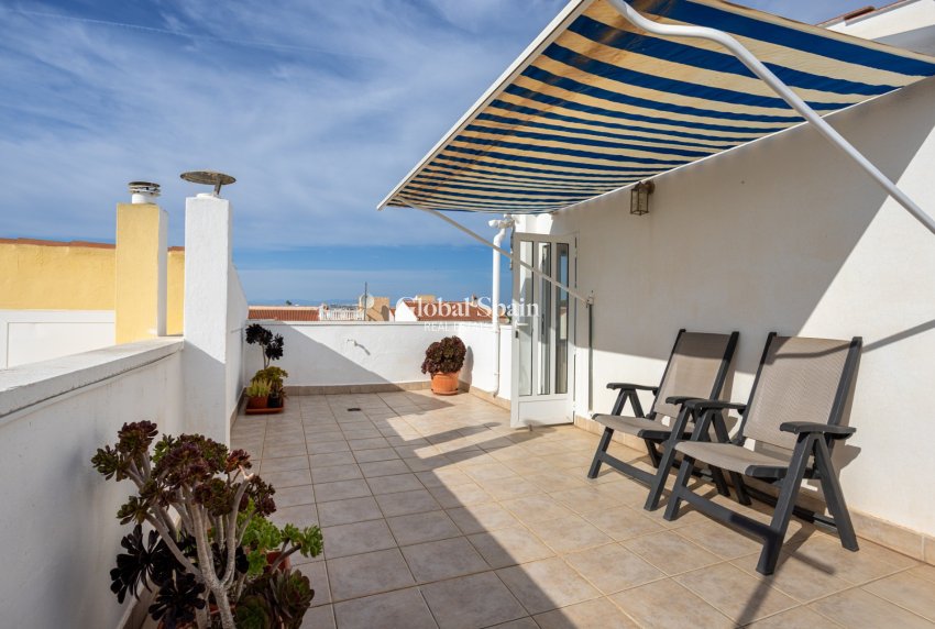 Venta - Casa adosada / Casa adosada -
TORREVIEJA - La Siesta