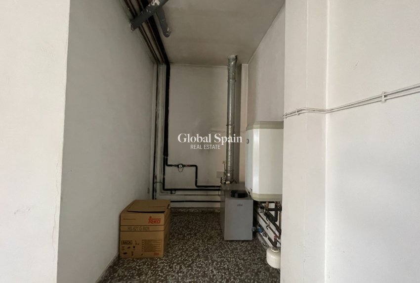 Venta - Casa adosada / Dúplex / Esquina -
FORMENTERA DEL SEGURA