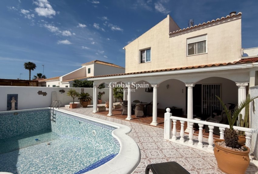 Venta - Casa adosada -
TORREVIEJA - Costa Blanca Sur