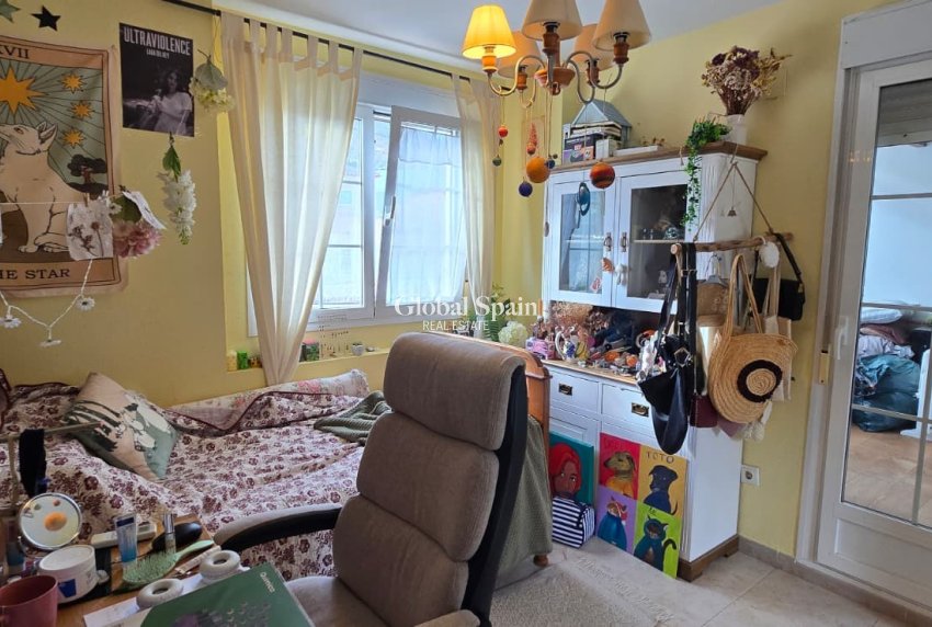 Venta - Casa -
Albir - center