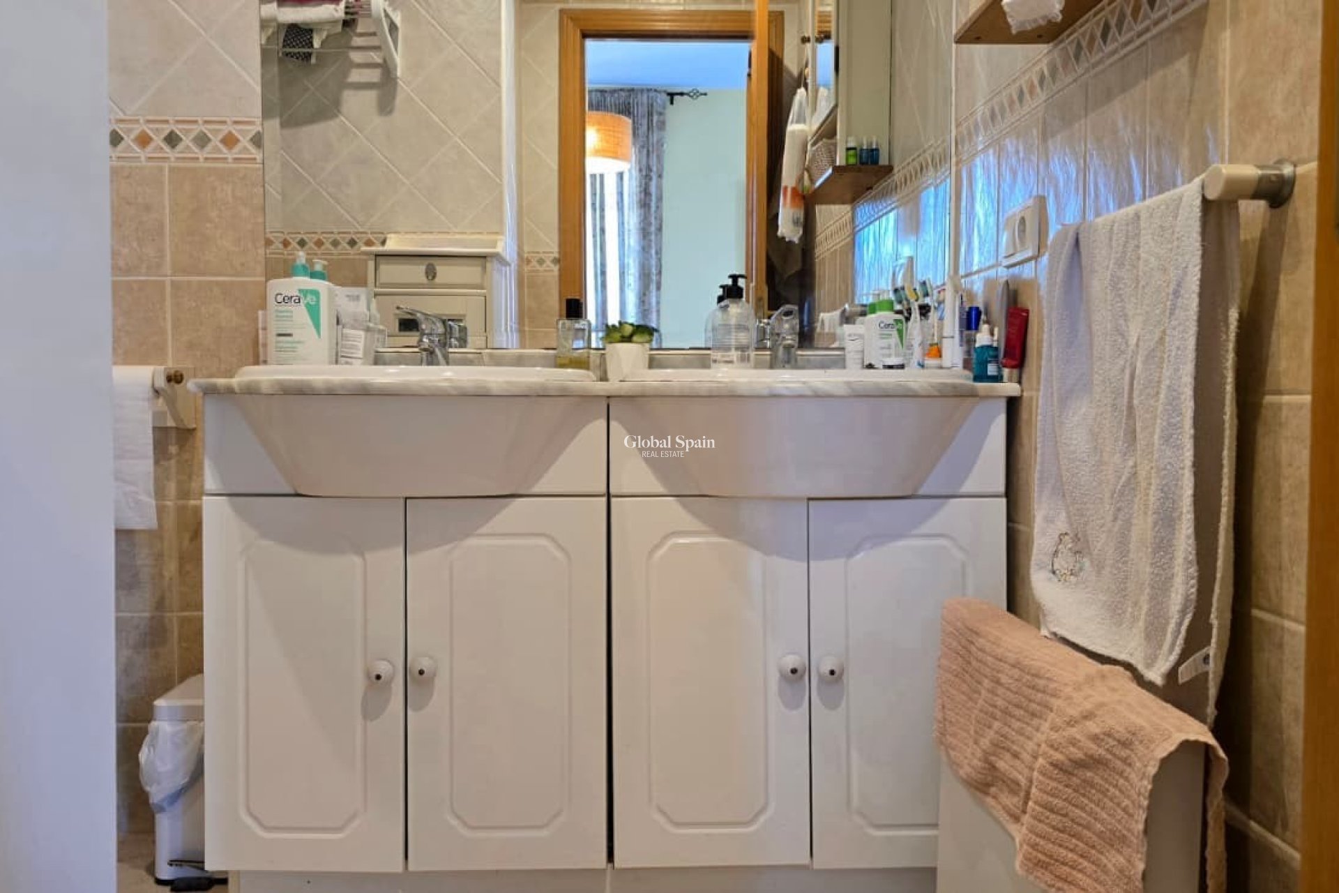 Venta - Casa -
Albir - center