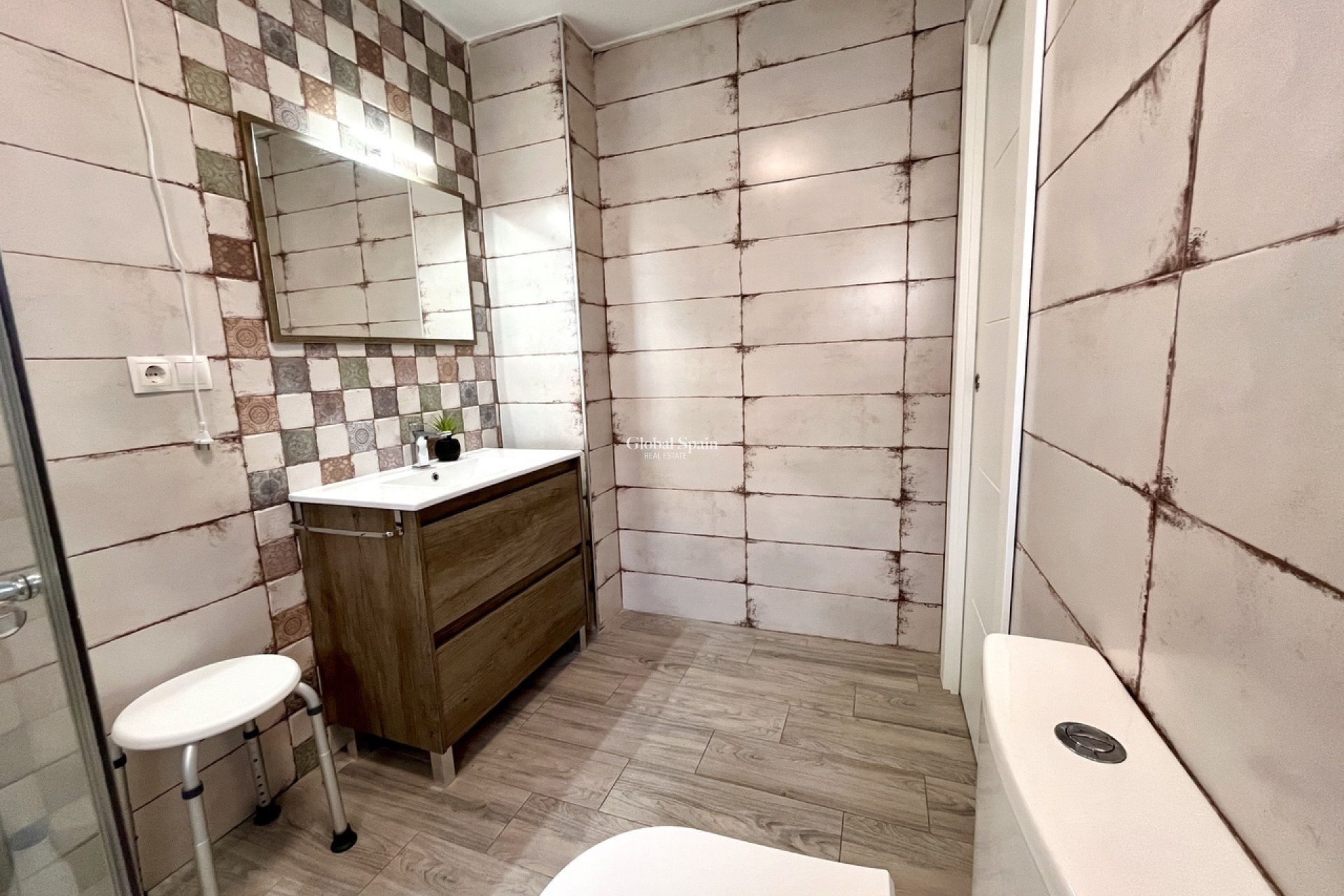 Venta - CASA -
ALCANTARILLA - Inland