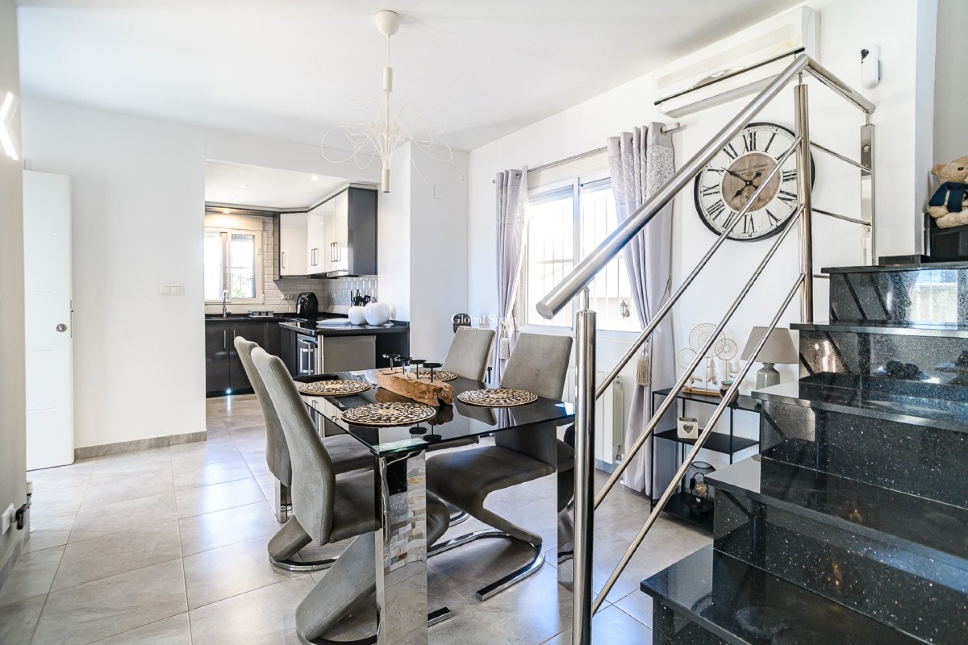 Venta - CASA -
ALGORFA