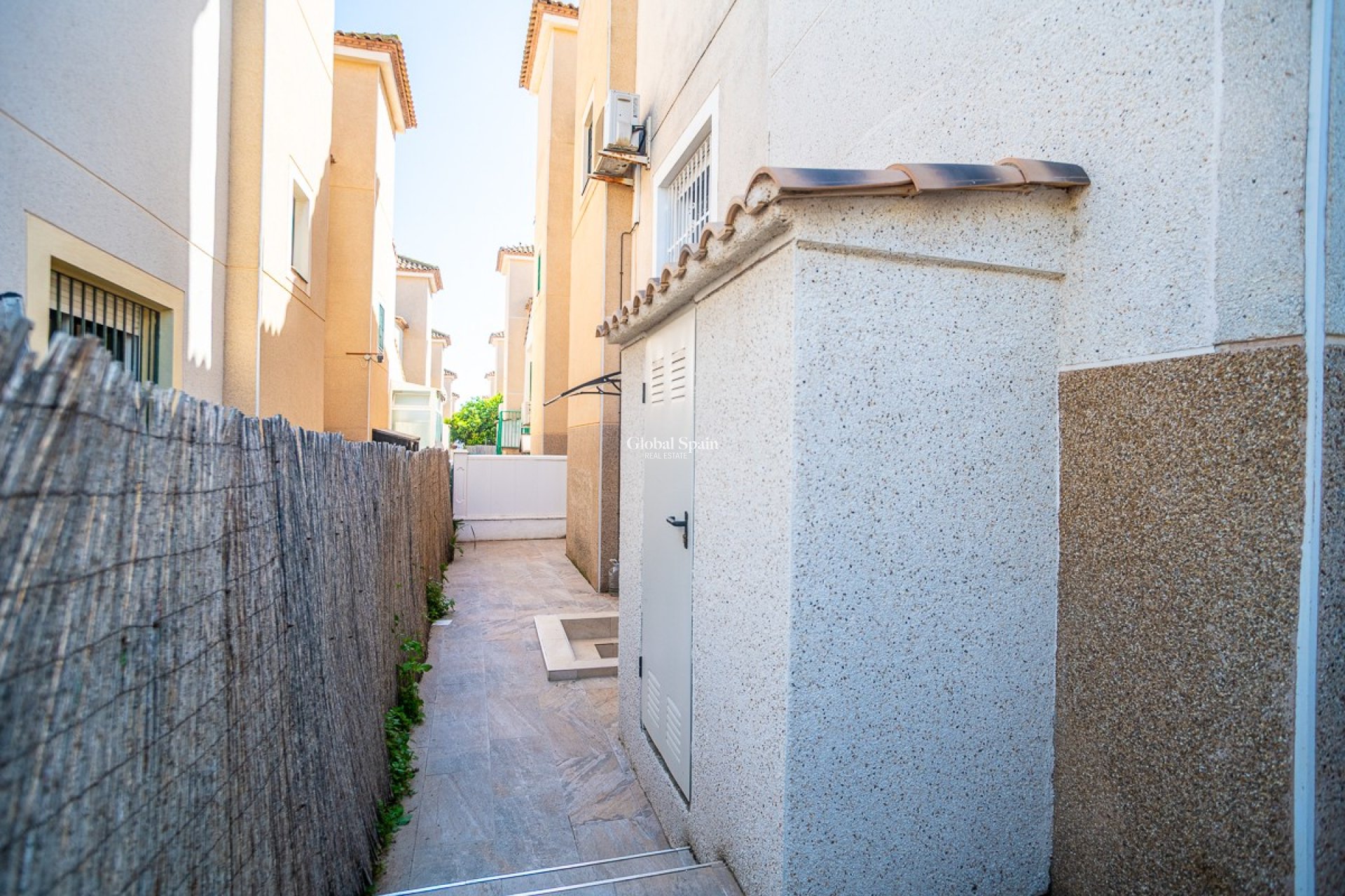 Venta - CASA -
ALGORFA