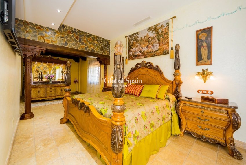 Venta - CASA -
ALMORADÍ - Camino De Catral