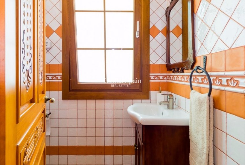 Venta - CASA -
ALMORADÍ - Camino De Catral