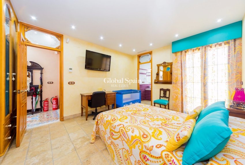 Venta - CASA -
ALMORADÍ - Camino De Catral