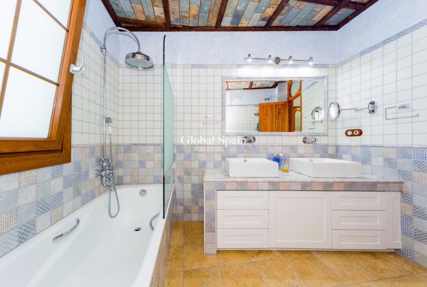 Venta - CASA -
ALMORADÍ - Camino De Catral