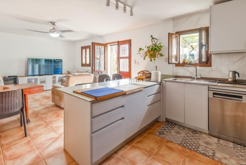 Venta - CASA -
ANDRATX