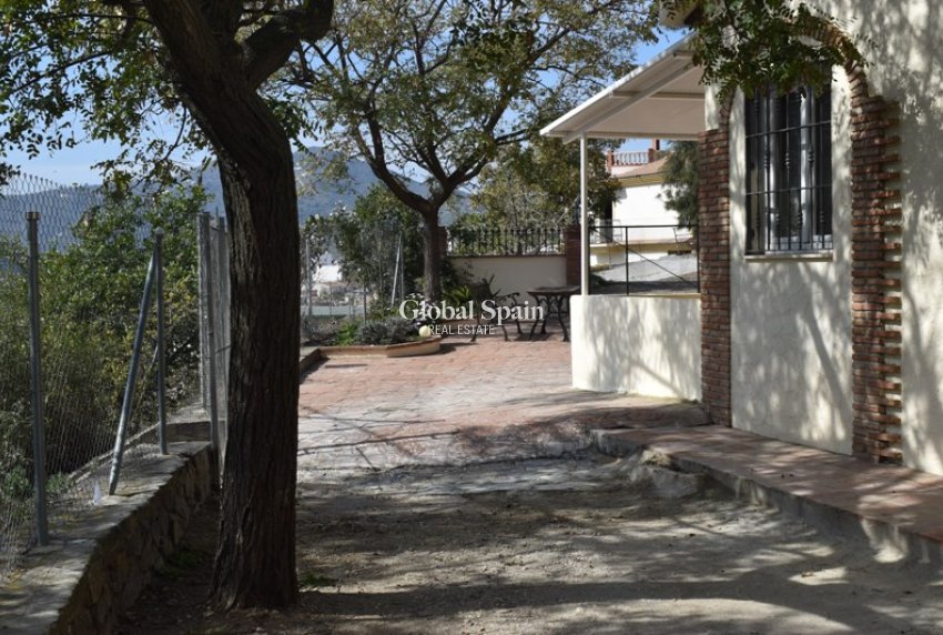 Venta - CASA -
Arenas