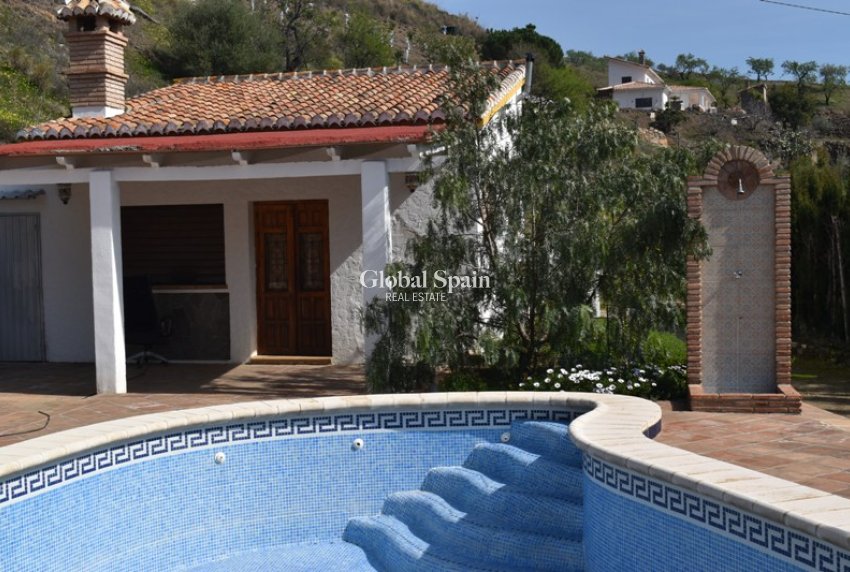 Venta - CASA -
Arenas