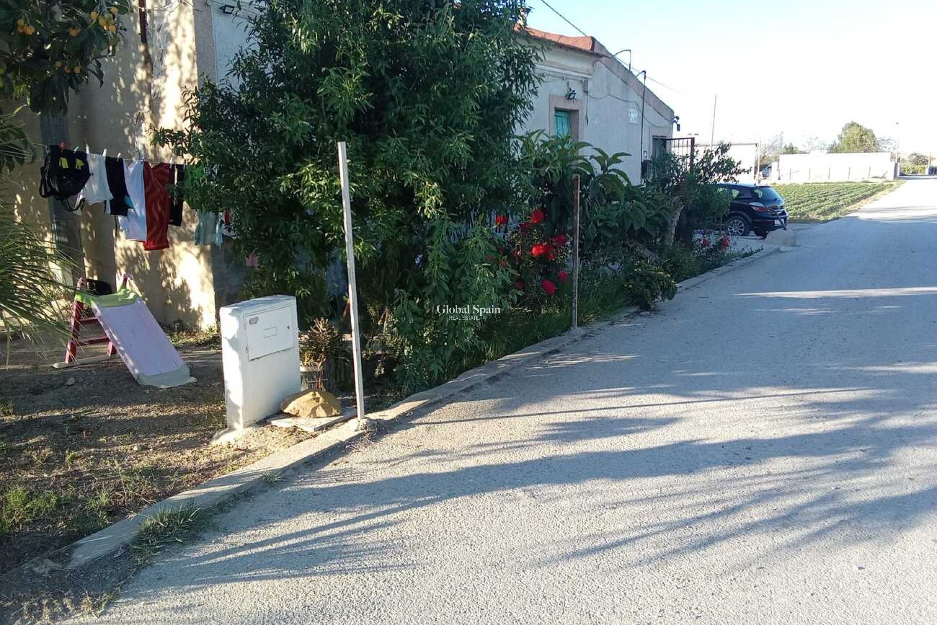 Venta - CASA -
ARNEVA - LOS DESAMPARADOS