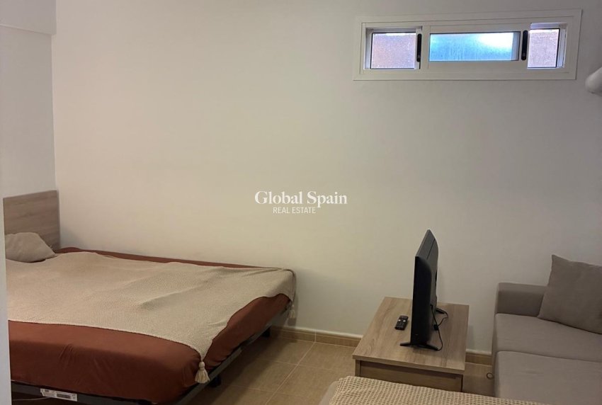 Venta - CASA -
AVILESES - Jerónimo Y Avileses